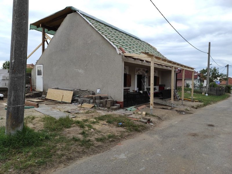 Oprava a přestavba střechy po tornádu - Mikulčice