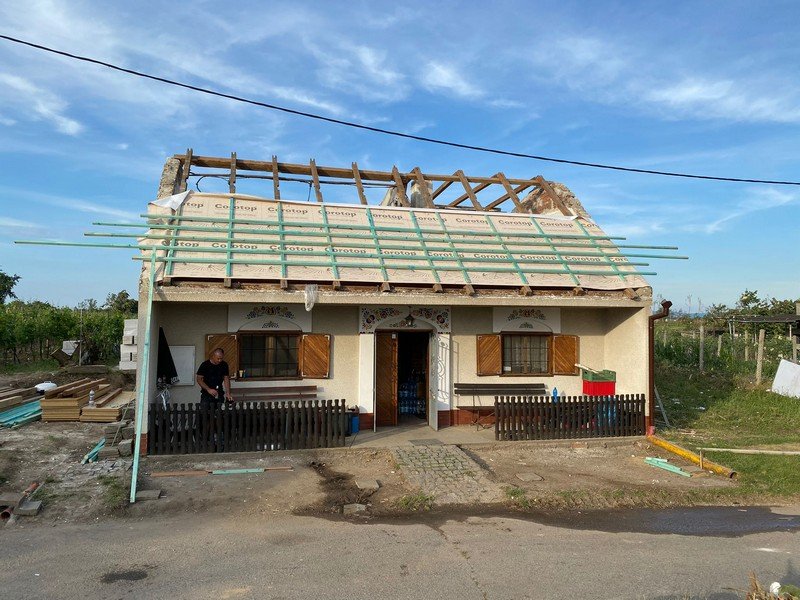 Oprava a přestavba střechy po tornádu - Mikulčice
