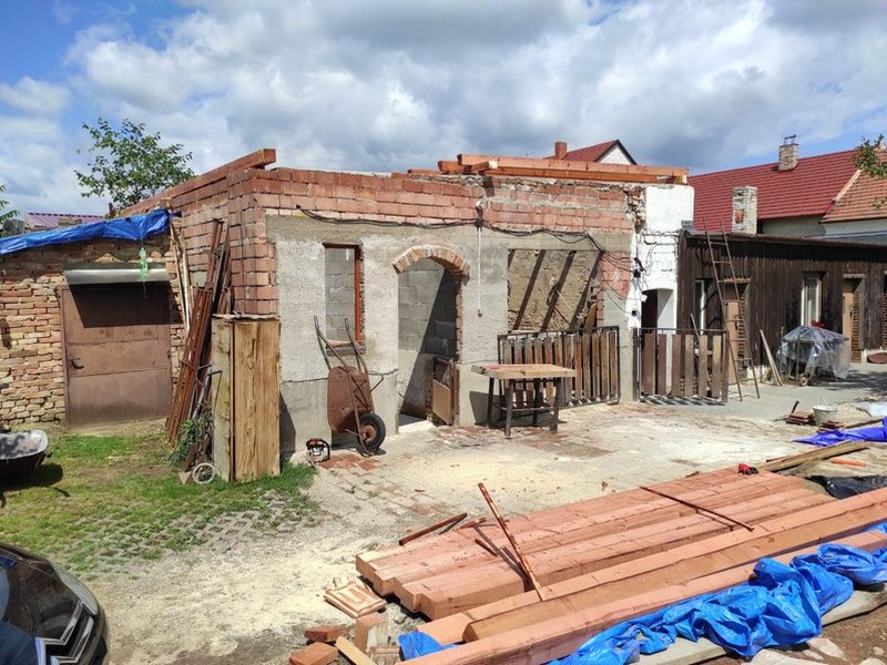 Oprava střechy po tornádu - Moravská Nová Ves